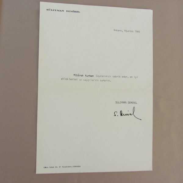 SÜLEYMAN DEMİREL İMZALI BAYRAM TEBRİĞİ 58 SÜLEYMAN DEMİREL İMZALI BAYRAM TEBRİĞİ