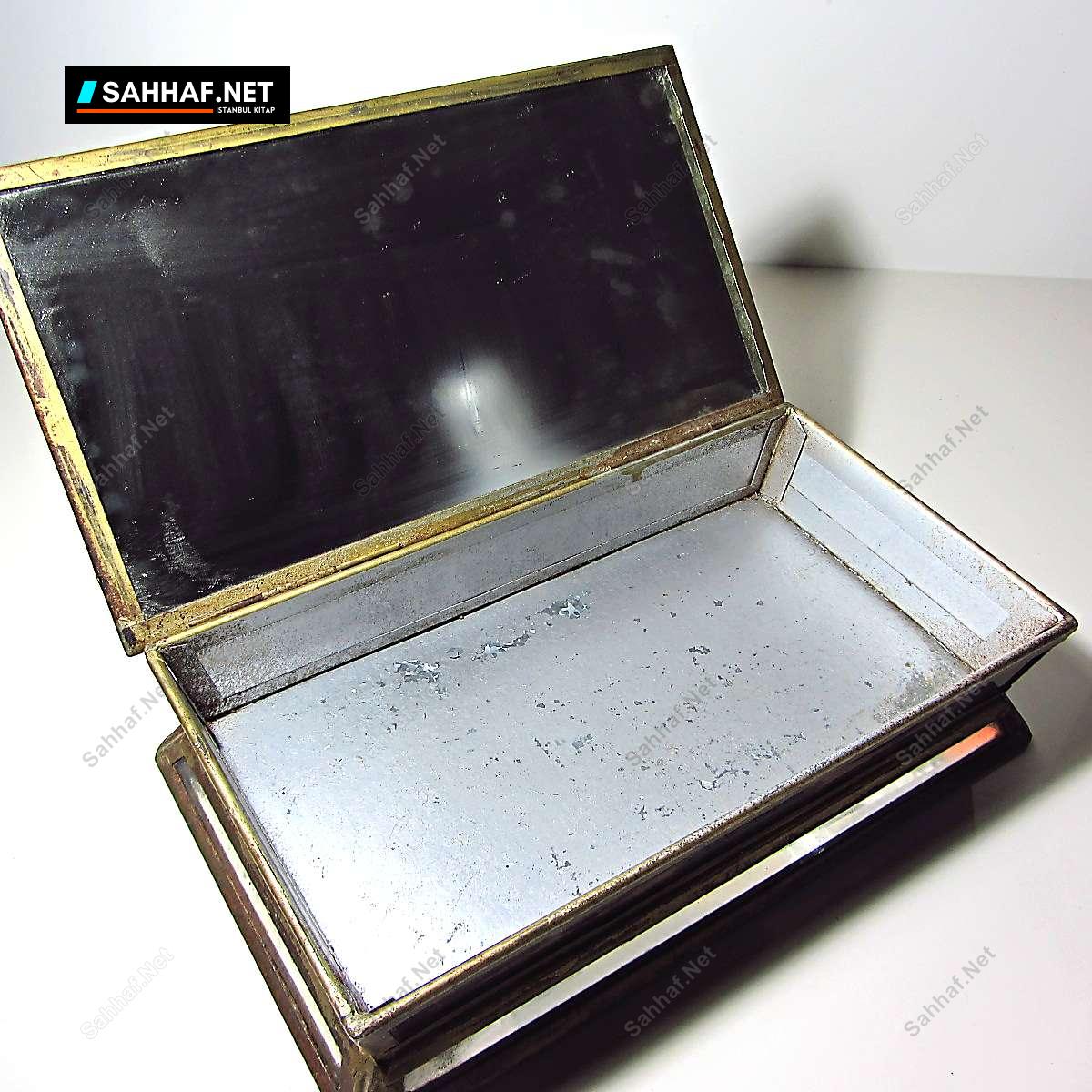 N2680 Dini Temalı Eski Metal Kutu Nadir Obje7