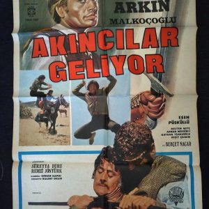 AKINCILAR GELİYOR - Sinema Afişi 3 AKINCILAR GELİYOR – Sinema Afişi