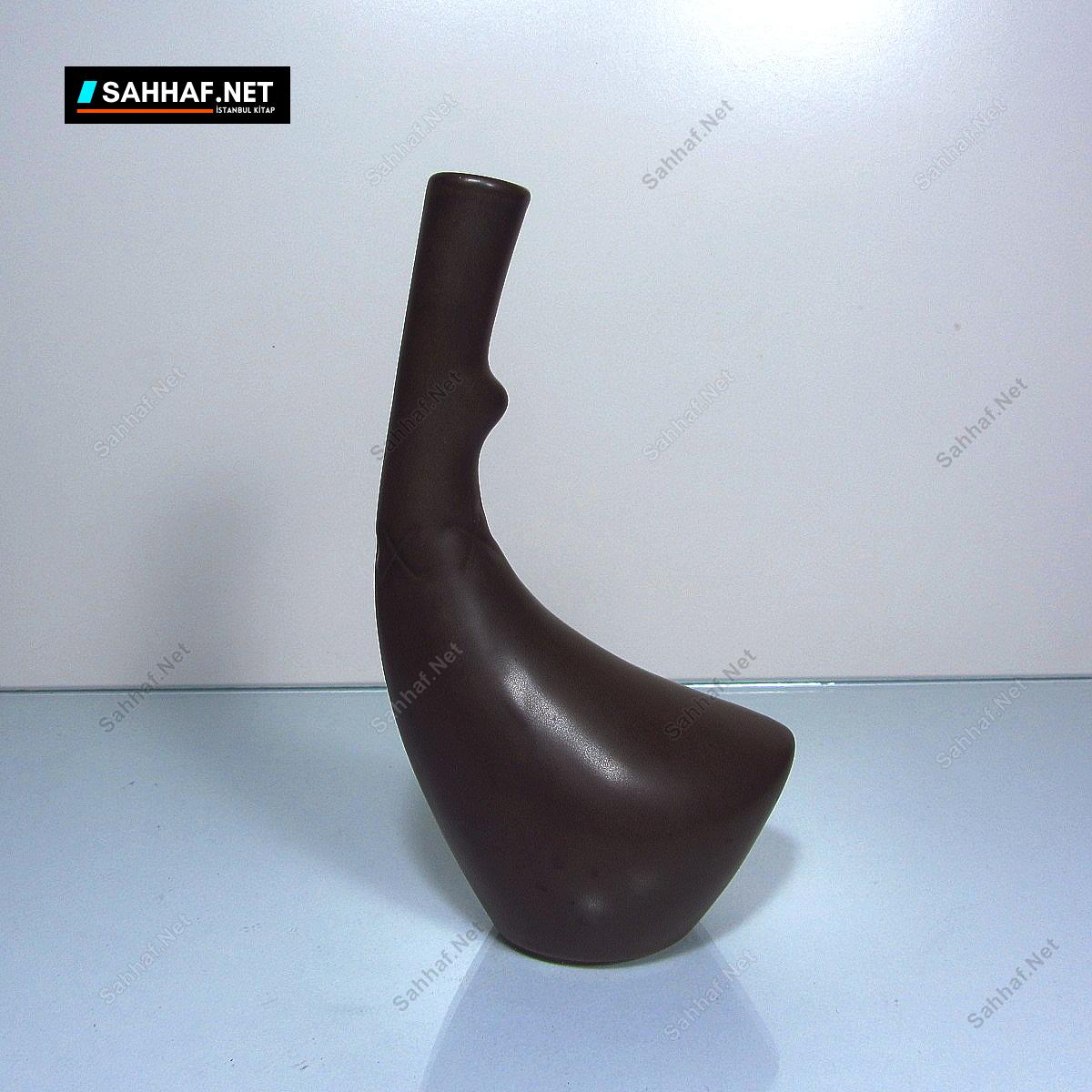 Sıradışı Formda Vazo 1 Sıradışı Formda Vazo