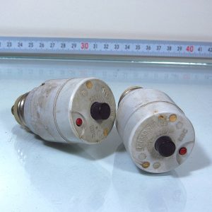 n1156 2 adet eski tip sigorta nadir obje Eski Tip Sigorta 2 Adet