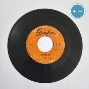 MUZAFFER AKGÜN - Mihriban - Ay Karanlık Bulamadım Yolumu - 45lik Plak