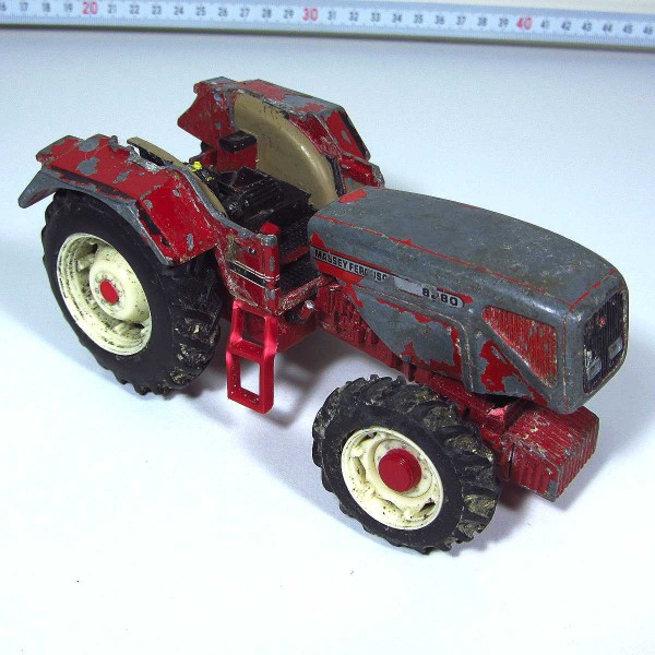 Eski Oyuncak Traktör